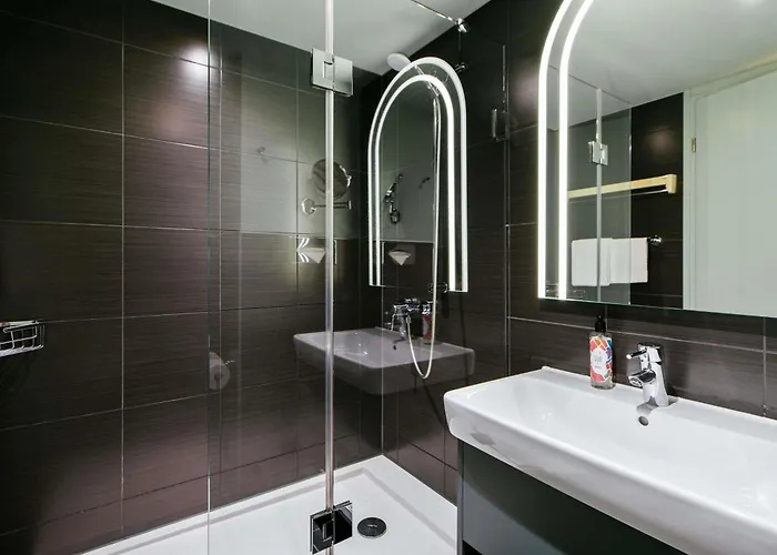 Adagio Lägenhetshotell 4*