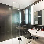 Bob W Centre מלון דירות 4*